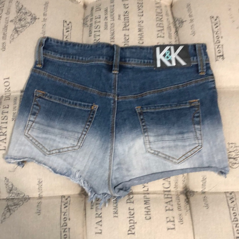 Kendall & Kylie ombré cutoff shorts size 3 - Picture 5 of 5